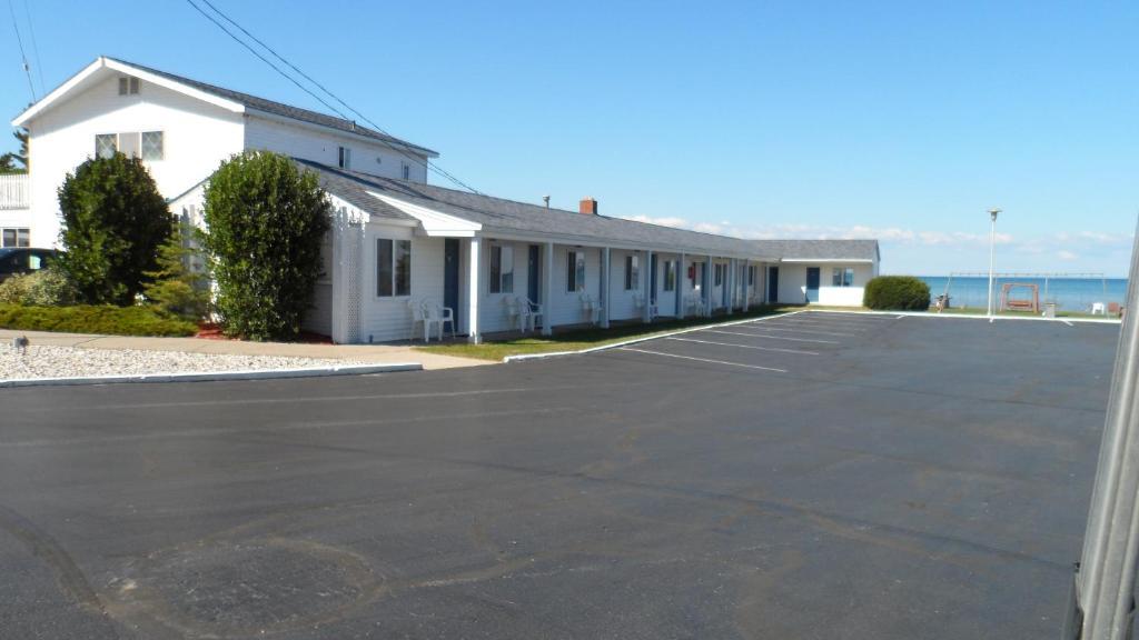 Sunrise Beach Motel Mackinaw City Exteriér fotografie