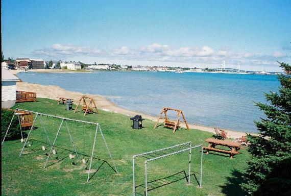 Sunrise Beach Motel Mackinaw City Exteriér fotografie