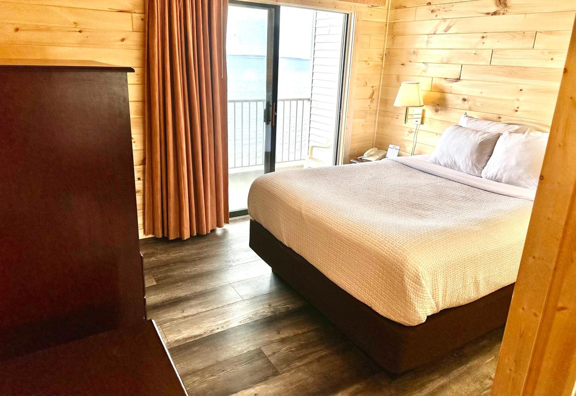 Sunrise Beach Motel Mackinaw City Exteriér fotografie