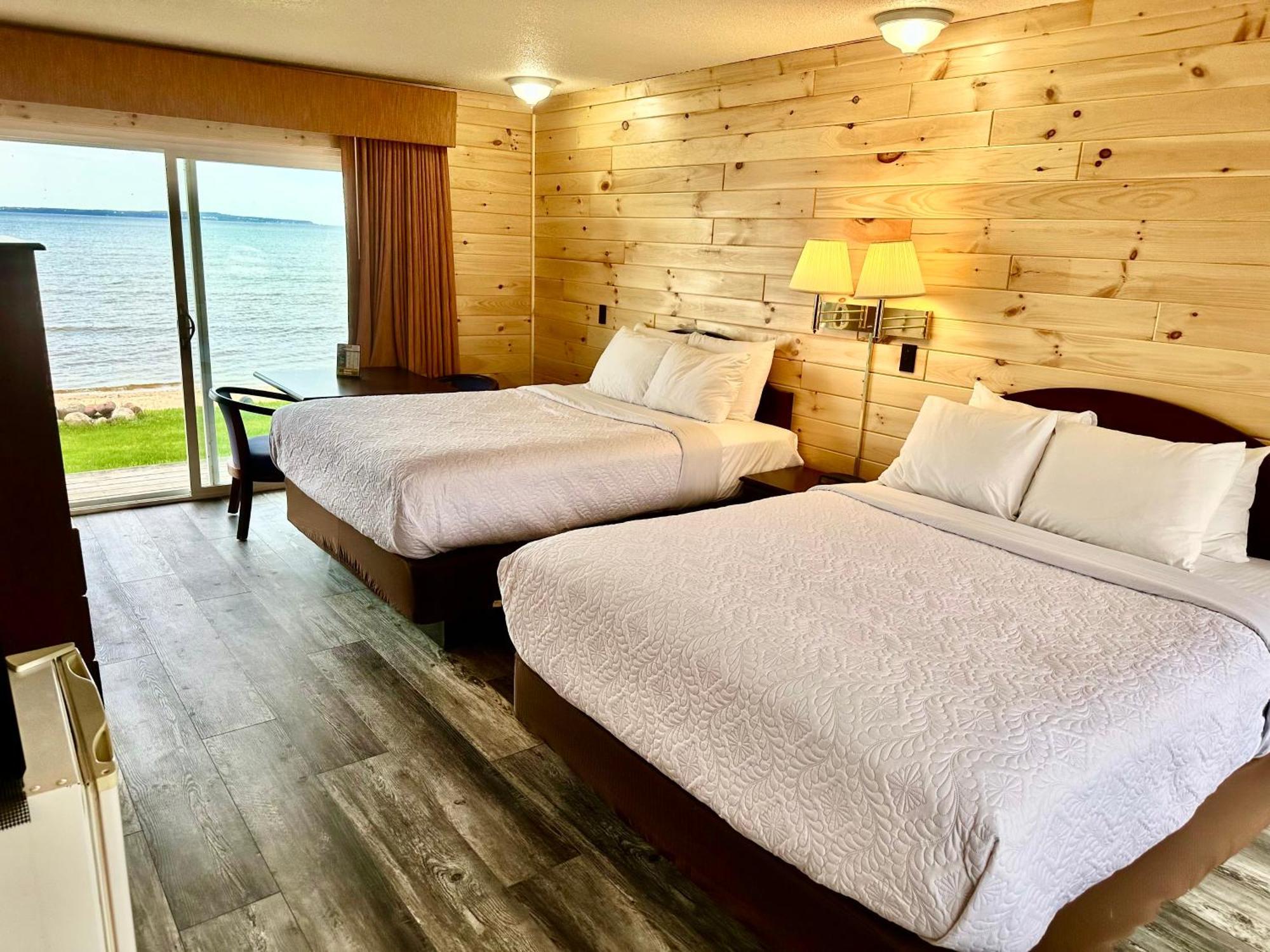 Sunrise Beach Motel Mackinaw City Exteriér fotografie