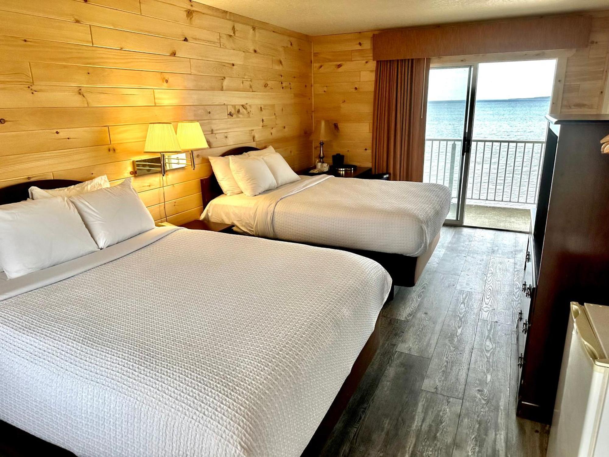 Sunrise Beach Motel Mackinaw City Exteriér fotografie