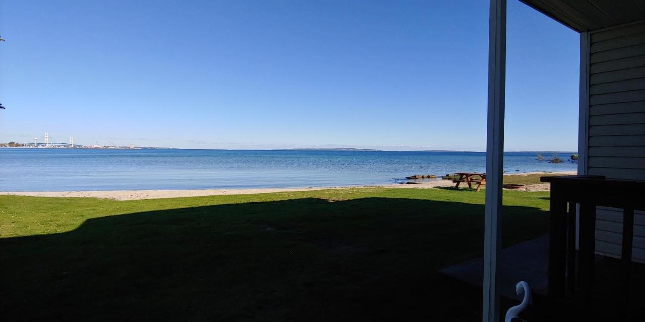 Sunrise Beach Motel Mackinaw City Exteriér fotografie