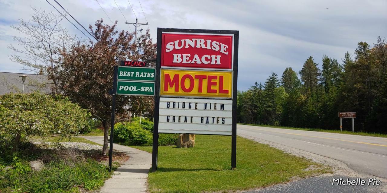 Sunrise Beach Motel Mackinaw City Exteriér fotografie